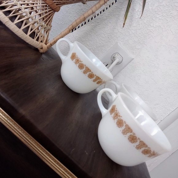 Butterfly Gold Pyrex Cups - Picture 5 of 9